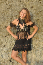 Load image into Gallery viewer, Black feathers necklace/armband with golden beads.
