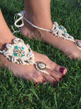 Load image into Gallery viewer, Barefoot sandals/anklet with shells.
