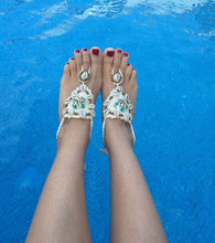 Load image into Gallery viewer, Barefoot sandals/anklet with shells.
