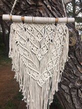 Load image into Gallery viewer, Macrame wall hanging.
