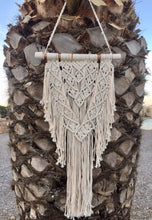 Load image into Gallery viewer, Macrame wall hanging.
