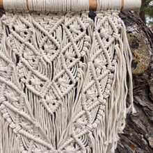 Load image into Gallery viewer, Macrame wall hanging.
