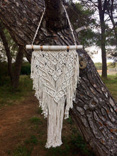 Load image into Gallery viewer, Macrame wall hanging.
