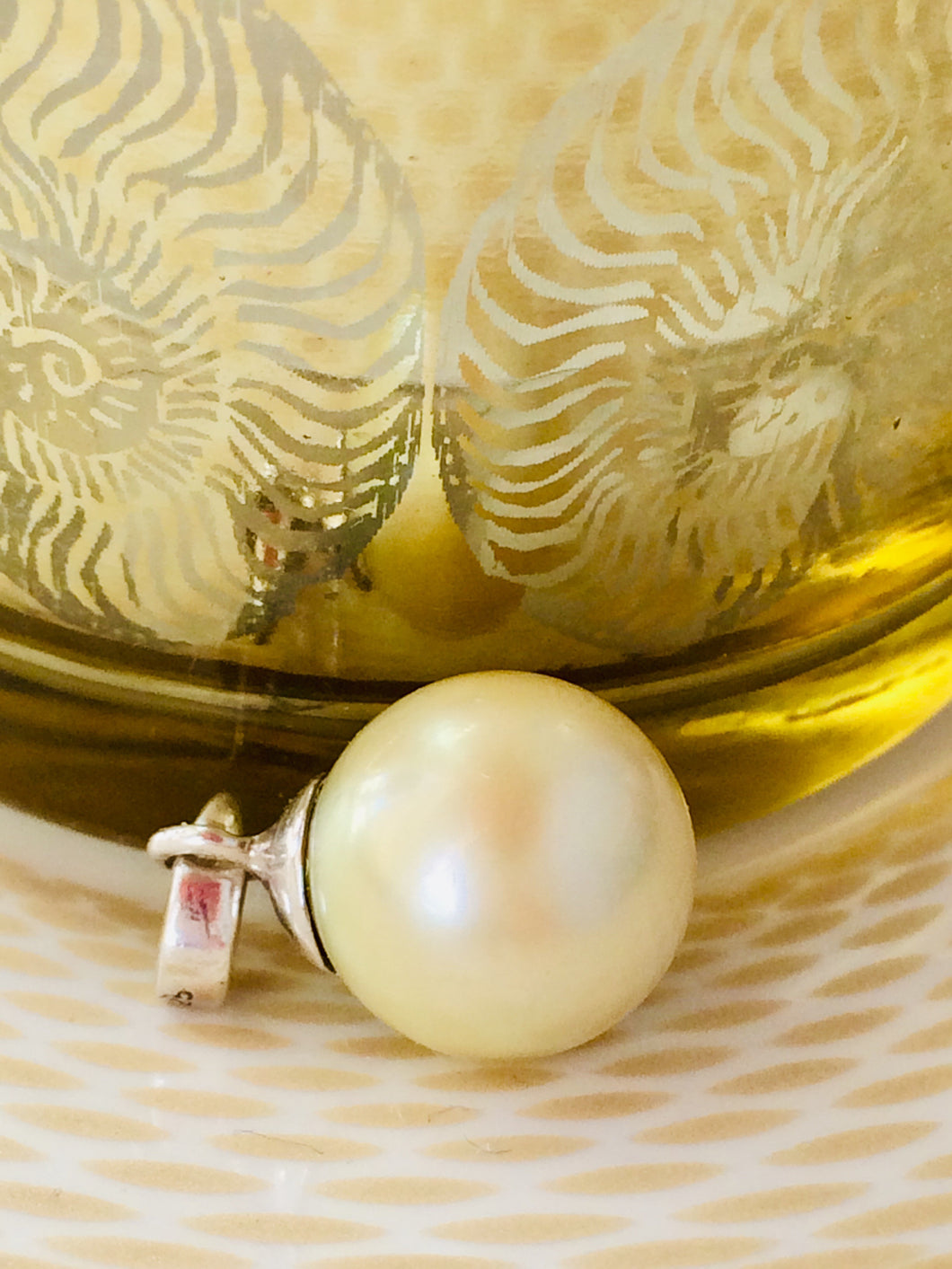 Beautiful south sea pearl pendant in champagne colour.